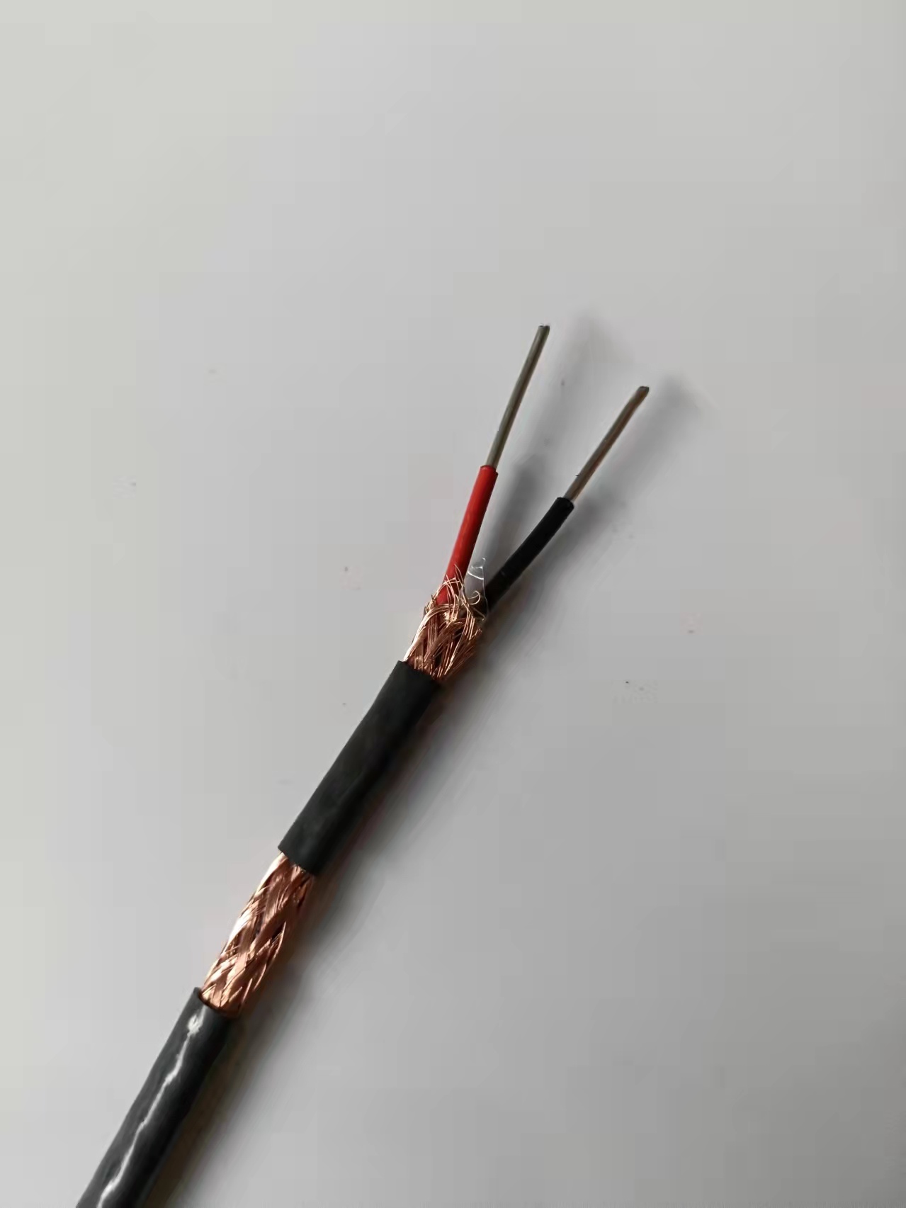 聚氯乙烯絕緣（yuán）和護套船用控製電（diàn）纜