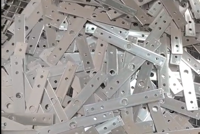 《高閃點碳氫清洗劑：工業清潔的專業之選》