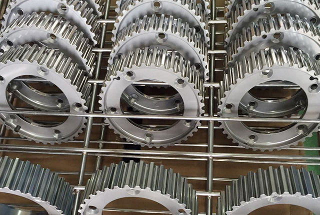 斜齒輪清洗（xǐ）案例